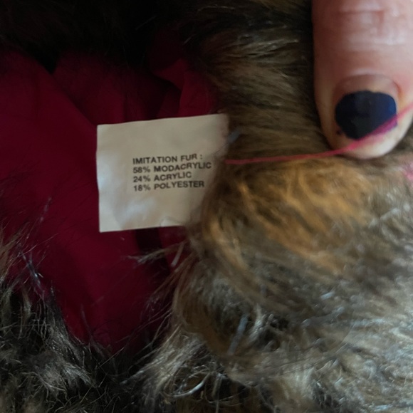 GAP Medium Pink puffer vest with hooded fur - Picture 4 of 4